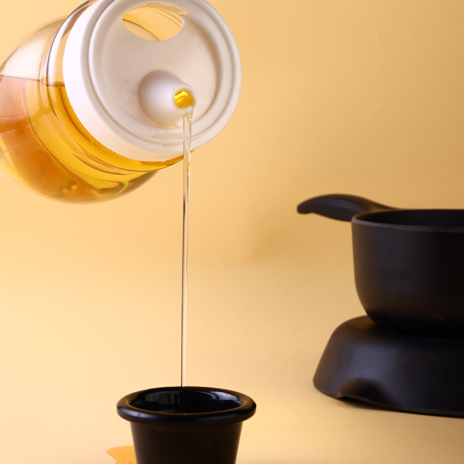 8127 Oil Dispenser Stainless Steel With Small Nozzle 650ml